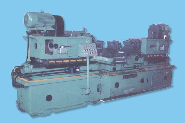 農用(yong)車左右半軸套(tào)管加工組合機(ji)床